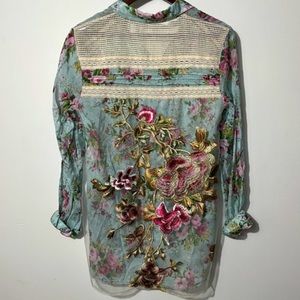 Aratta Semi-Sheer Floral Shirt w Floral Embroidery. Size S.